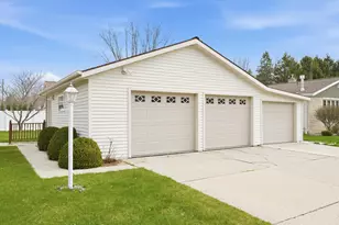 1001 Glenview Dr, Manitowoc, WI 54220 - Photo 34