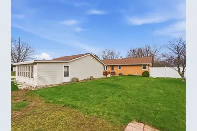 1001  Glenview Dr, Manitowoc, WI 54220 - Photo 30