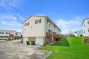 1605 Vogt Dr, West Bend, WI 53095 - Photo 12