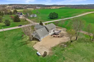 7293 Aurora Rd, West Bend, WI 53090 - Photo 6