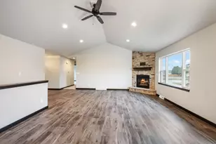 1909 Summit St, Manitowoc, WI 54220 - Photo 16