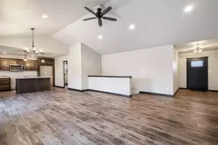 1909 Summit St, Manitowoc, WI 54220 - Photo 6