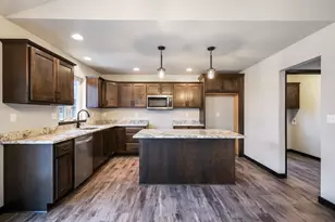 1909 Summit St, Manitowoc, WI 54220 - Photo 10