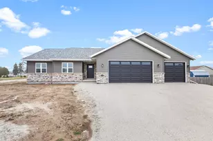 1909 Summit St, Manitowoc, WI 54220 - Photo 2