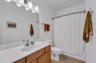 2515 W Colonial Woods Dr, Oak Creek, WI 53154 - Photo 18