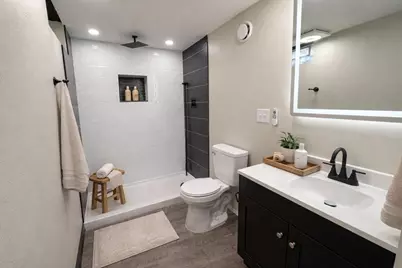8057 W Herbert Ave, Milwaukee, WI 53218 - Photo 20