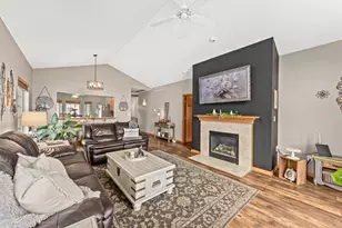 2804 Glen Ivy Dr, West Bend, WI 53090 - Photo 4