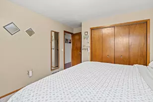 1221 Green Tree Rd, West Bend, WI 53090 - Photo 10