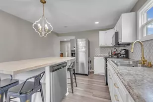 1216 Arlington Ave, Manitowoc, WI 54220 - Photo 6