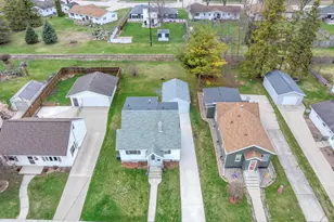 1216 Arlington Ave, Manitowoc, WI 54220 - Photo 18