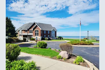 3862 S Lake Dr #107, Saint Francis, WI 53235 - Photo 32