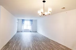 3862 S Lake Dr, Saint Francis, WI 53235 - Photo 12