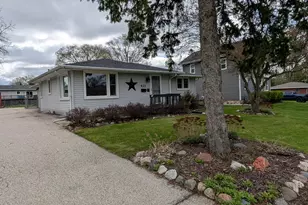 421 N Lincoln St, Elkhorn, WI 53121 - Photo 4