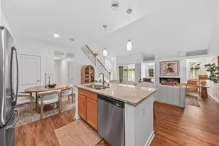 2703 Pond Dr, Saint Francis, WI 53235 - Photo 12