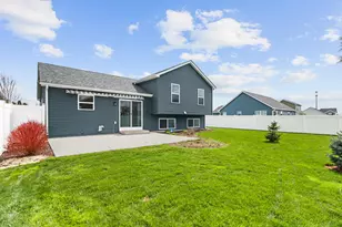 123 Spring Dr, Walworth, WI 53184 - Photo 4