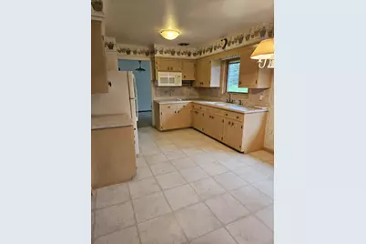12860  Hobbs Ct, Brookfield, WI 53005 - Photo 6