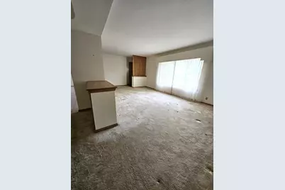 12860  Hobbs Ct, Brookfield, WI 53005 - Photo 2
