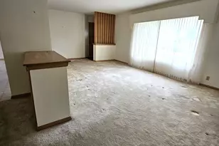 12860 Hobbs Ct, Brookfield, WI 53005 - Photo 2
