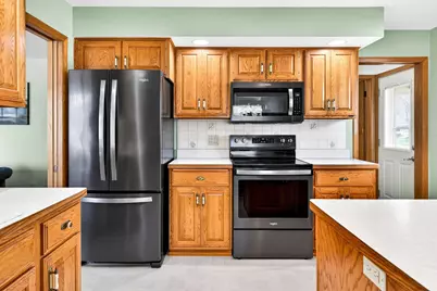 203 E Peckham St, Neenah, WI 54956 - Photo 8