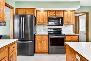 203 E Peckham St, Neenah, WI 54956 - Photo 8