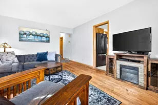 203 E Peckham St, Neenah, WI 54956 - Photo 6