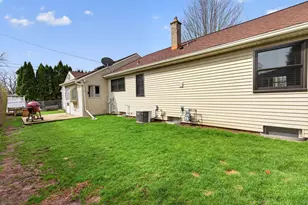 203 E Peckham St, Neenah, WI 54956 - Photo 22