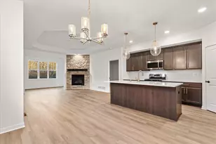 W204N17685 Laurel Pl, Jackson, WI 53037 - Photo 6