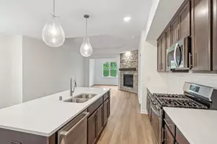 W204N17665 Laurel Pl, Jackson, WI 53037 - Photo 6