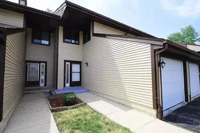 4661 S Woodland Dr, Greenfield, WI 53220 - Photo 2
