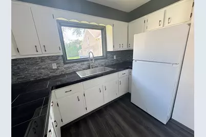 1005 N 38th St, Sheboygan, WI 53081 - Photo 2