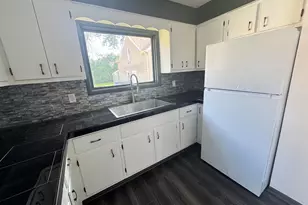 1005 N 38th St, Sheboygan, WI 53081 - Photo 2
