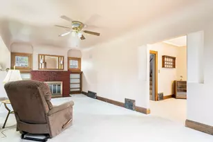 6816 Cedar St, Wauwatosa, WI 53213 - Photo 10