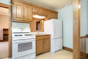 6816 Cedar St, Wauwatosa, WI 53213 - Photo 18