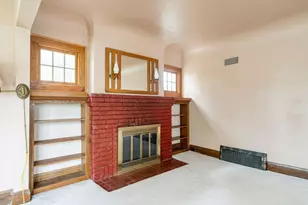6816 Cedar St, Wauwatosa, WI 53213 - Photo 12