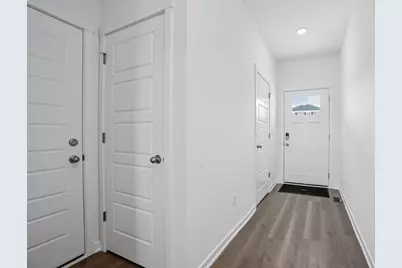 7076  Fair Oaks Rd, Racine, WI 53403 - Photo 4