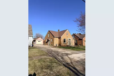 1608 S 16th St, Manitowoc, WI 54220 - Photo 2