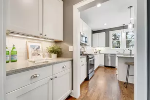 6040 N Shoreland Ave, Whitefish Bay, WI 53217 - Photo 8