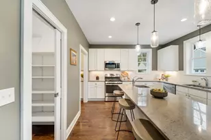 6040 N Shoreland Ave, Whitefish Bay, WI 53217 - Photo 10