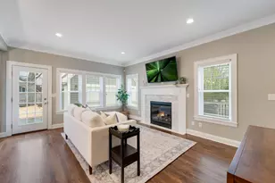 6040 N Shoreland Ave, Whitefish Bay, WI 53217 - Photo 12