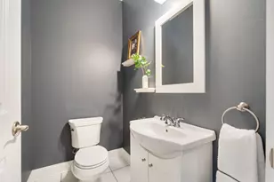 6040 N Shoreland Ave, Whitefish Bay, WI 53217 - Photo 14