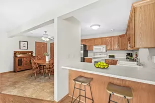 683 Wood River Ct, West Bend, WI 53095 - Photo 8