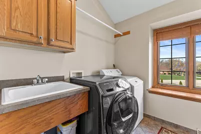 6645  Fieldstone Ct, Racine, WI 53402 - Photo 24
