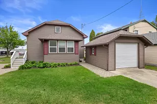 752 Wells St, Lake Geneva, WI 53147 - Photo 4