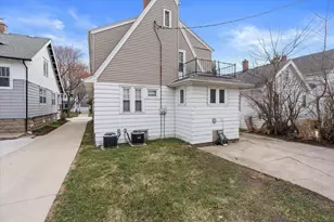 2179 S 83rd St, West Allis, WI 53219 - Photo 32