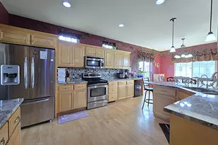 9729 W Prairie Grass Way, Franklin, WI 53132 - Photo 6