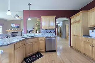 9729 W Prairie Grass Way, Franklin, WI 53132 - Photo 4