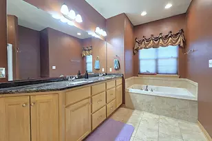 9729 W Prairie Grass Way, Franklin, WI 53132 - Photo 26