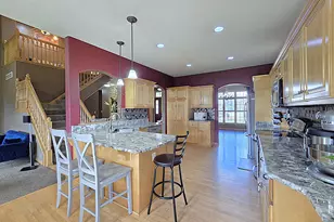 9729 W Prairie Grass Way, Franklin, WI 53132 - Photo 2