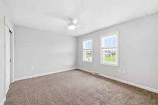 W223N3589 Ridgeside Ct, Pewaukee, WI 53072 - Photo 28