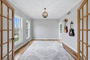 W223N3589 Ridgeside Ct, Pewaukee, WI 53072 - Photo 8